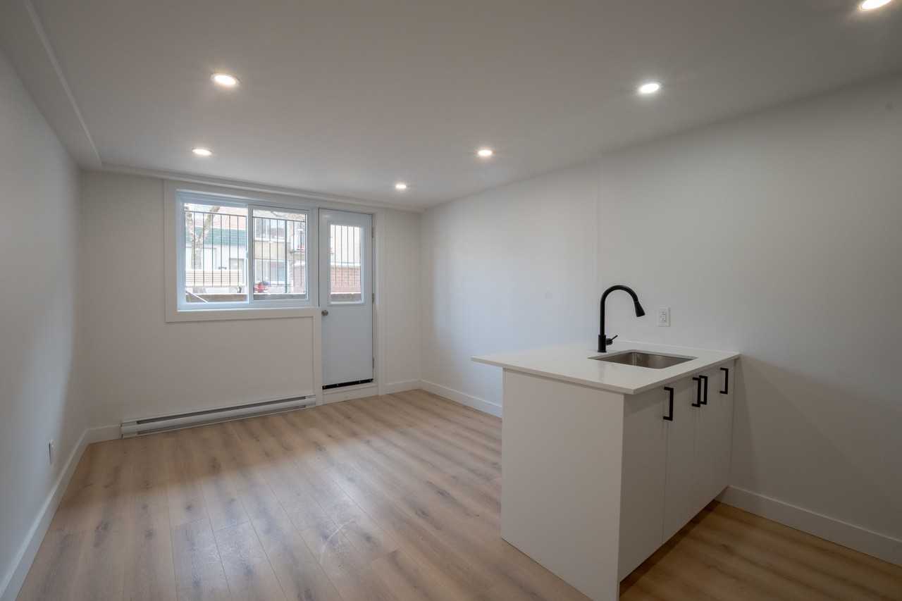 3915 Masson - Photo 3 of 4