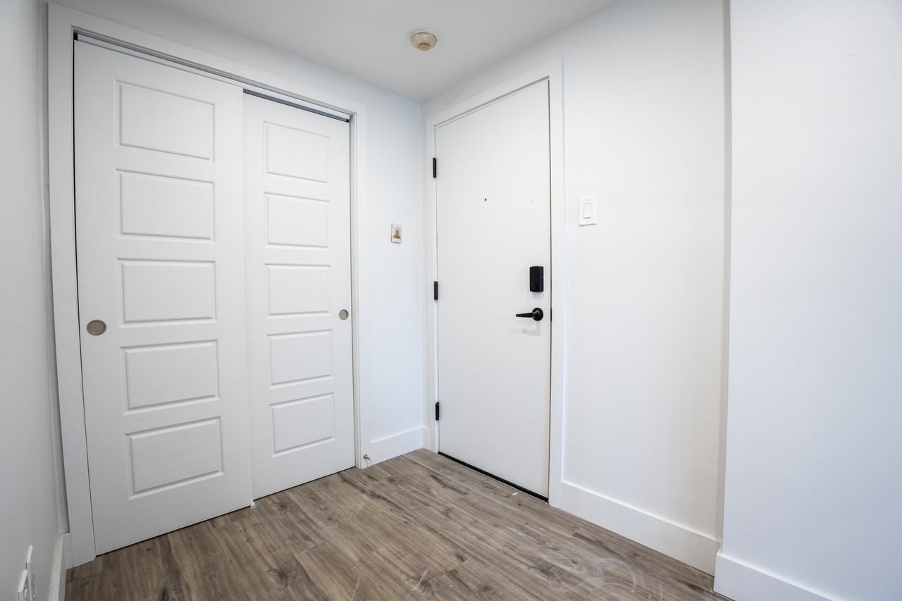 7030 Côte Saint Luc Rd - Photo 3 of 8