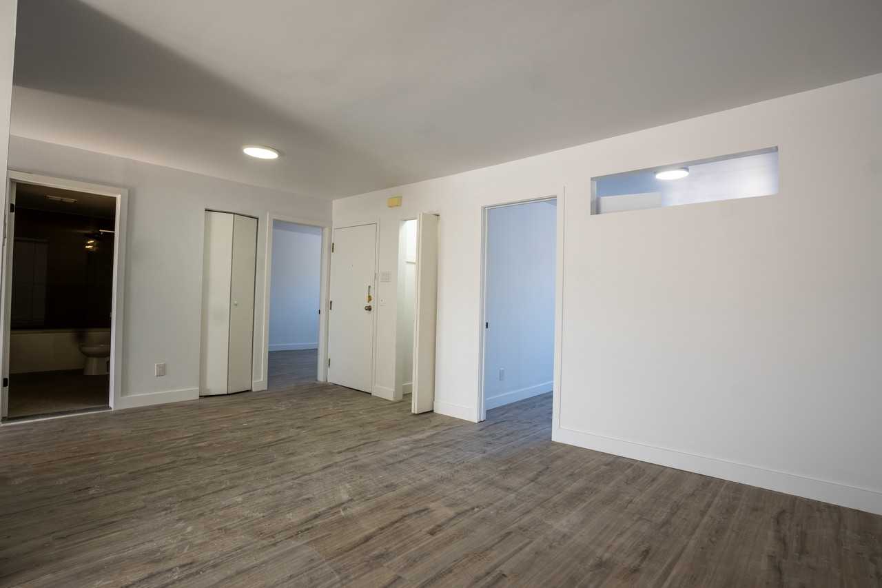 7746 Av. des Érables - Photo 2 of 13