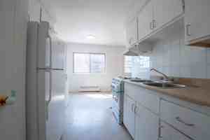 featured image of 575 32e Avenue