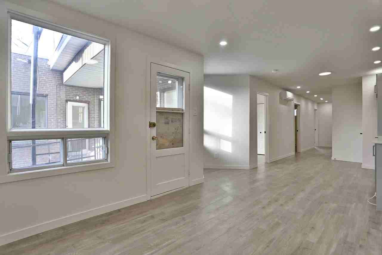 2110-2120 Rue Fullum - Photo 3 of 12