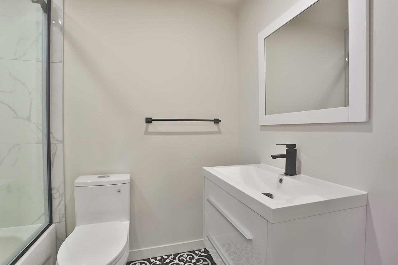 2110-2120 Rue Fullum - Photo 6 of 12