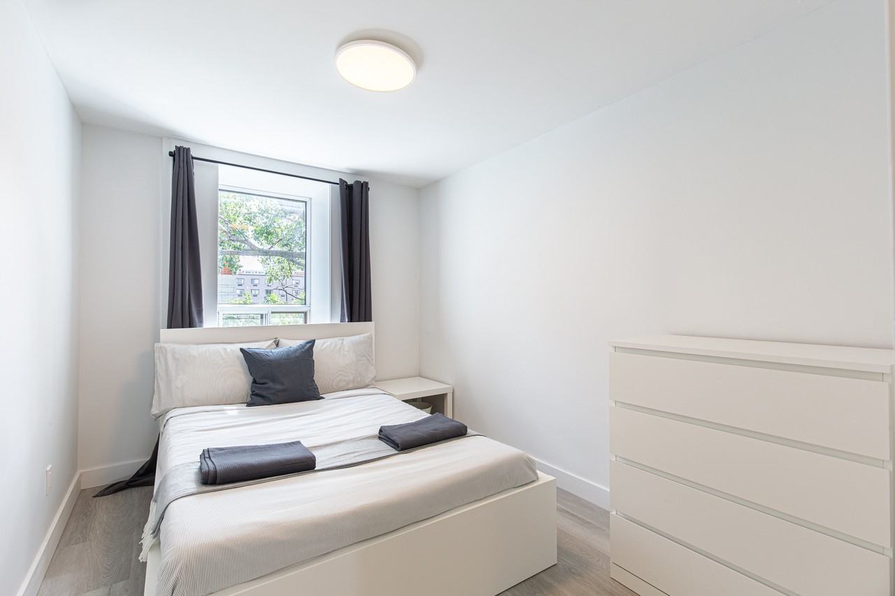 2005 Rue De Bullion - Furnished - Photo 5 of 13