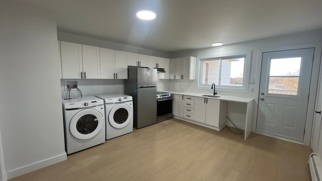 30-53 Bd Fortin - Photo 3 of 18