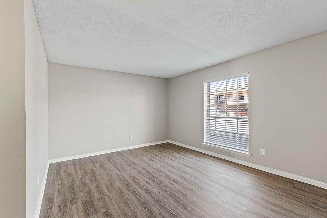 Center Pointe - Photo 7 of 28