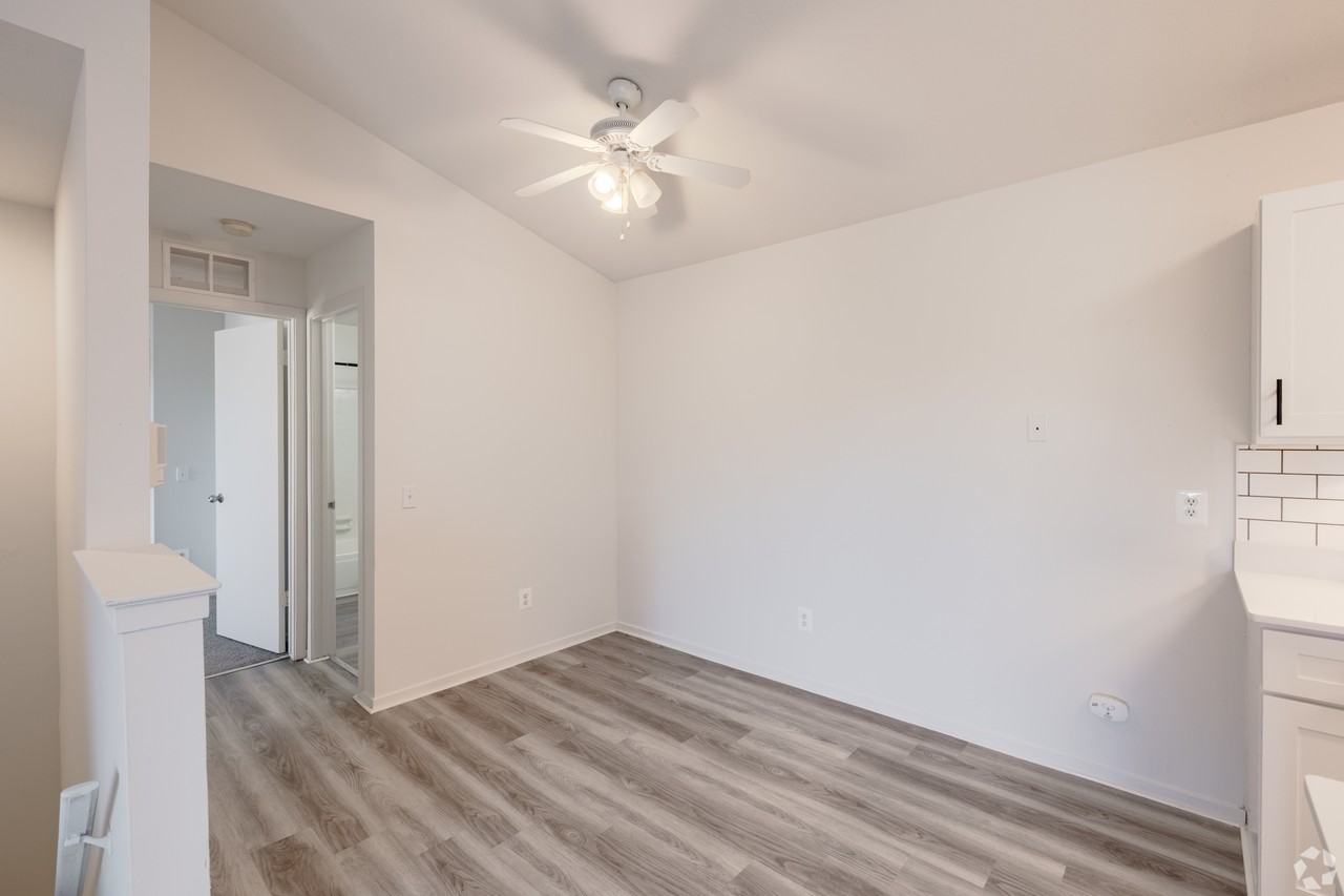 The Edge at Oakland Apartments - Photo 7 of 23