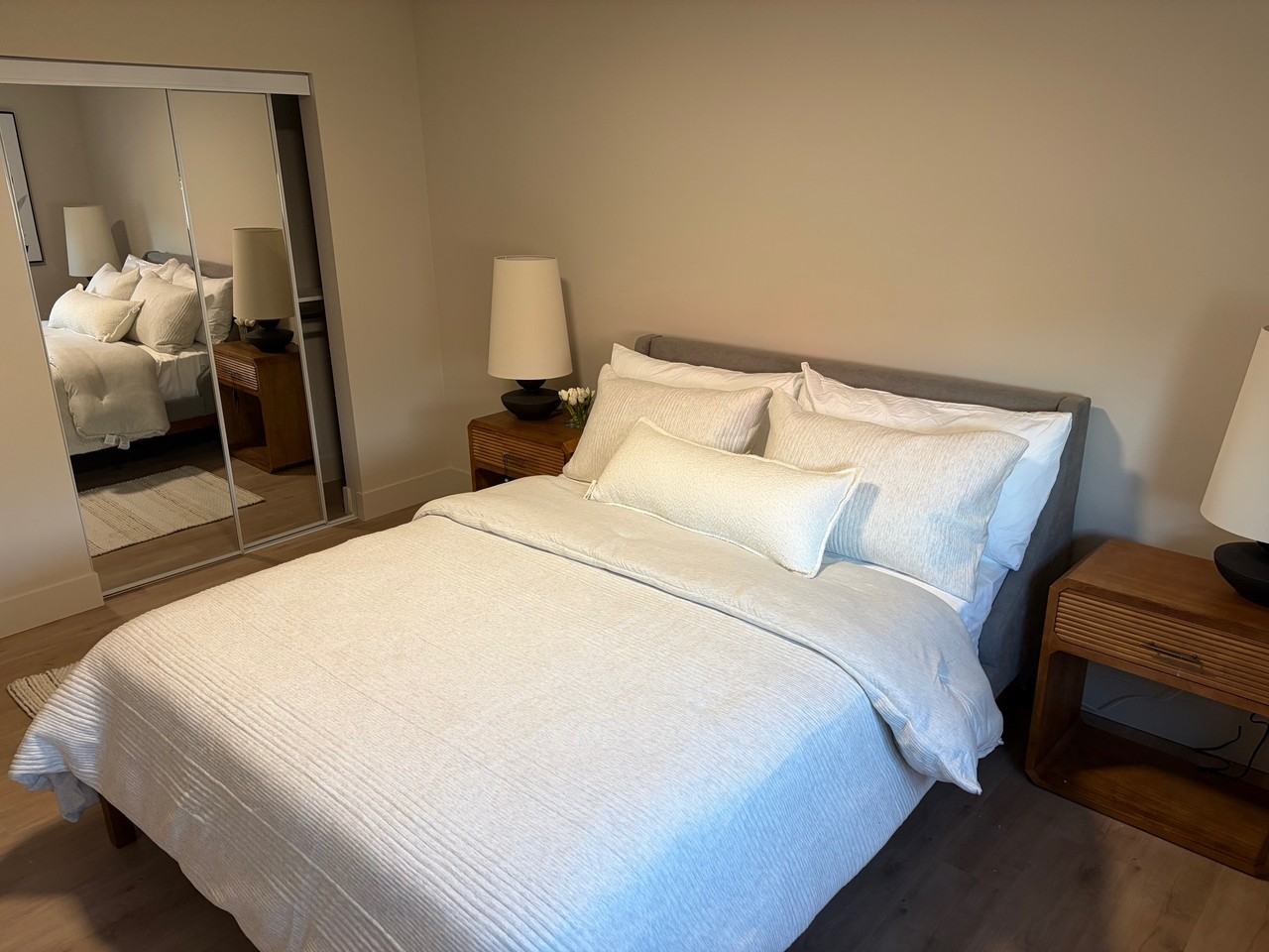 Rent On Oak - Photo 4 of 21