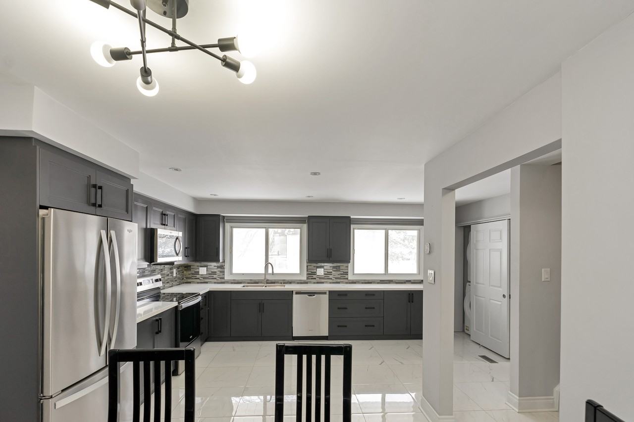 7 Poplar Crescent, Aurora, ON L4G 3M4, Canada - Photo 6 of 34