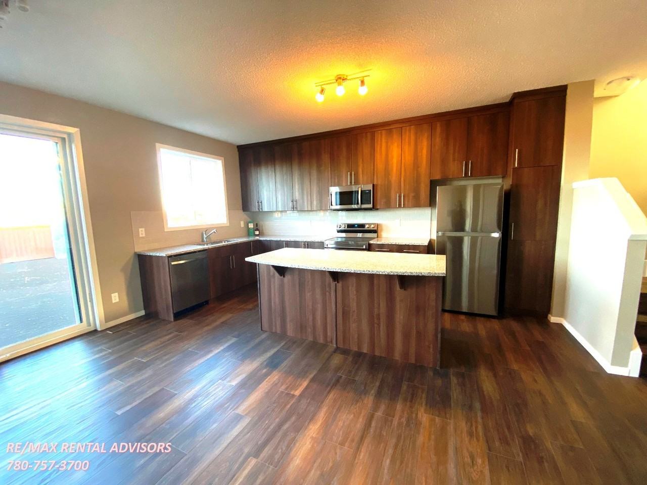 20524 22 Ave Nw - Photo 4 of 19