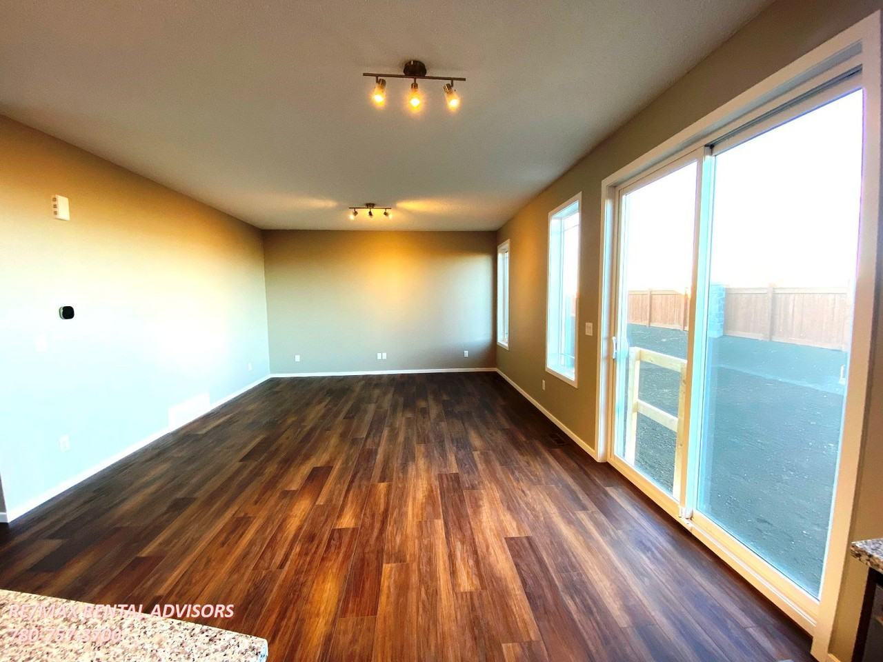 20524 22 Ave Nw - Photo 6 of 19