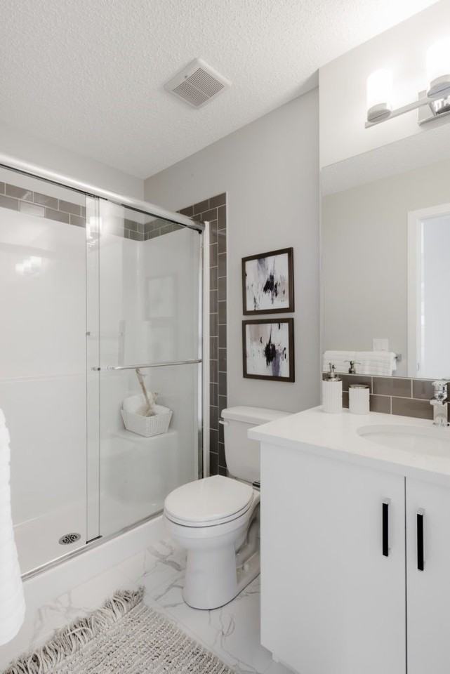 2 Bedroom + Den 2.5 Bathroom Townhouse in Belmont SW - Photo 2 of 19
