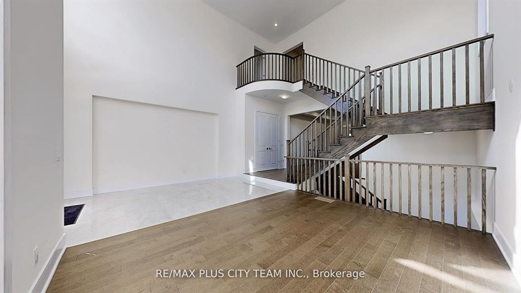 8 Saxby Farm Avenue - Photo 2 of 41