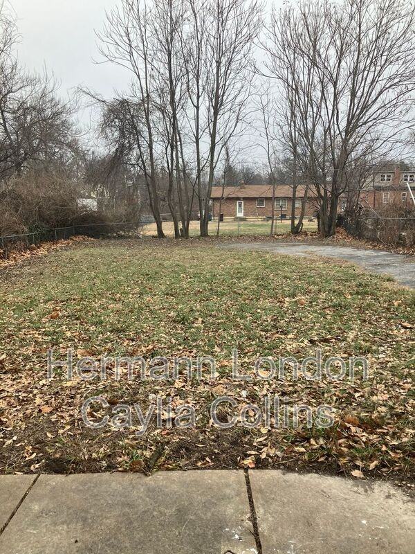 135 Hereford Ave - Photo 3 of 17