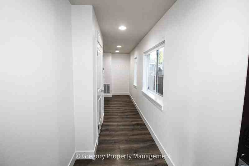 19525 3rd Dr Se - Photo 4 of 27