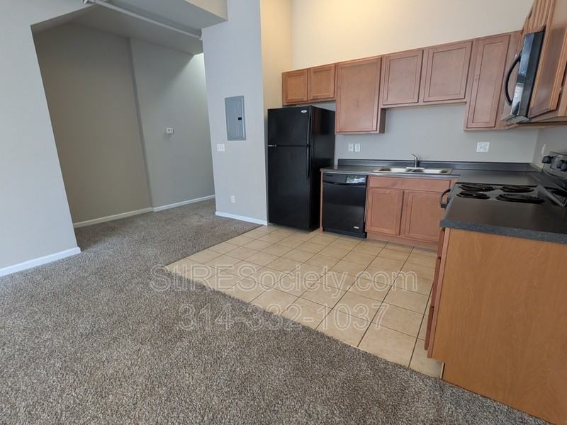 7026 Pennsylvania Ave - Photo 3 of 10