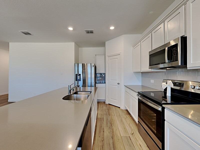 6928 Falconer Way - Photo 7 of 18