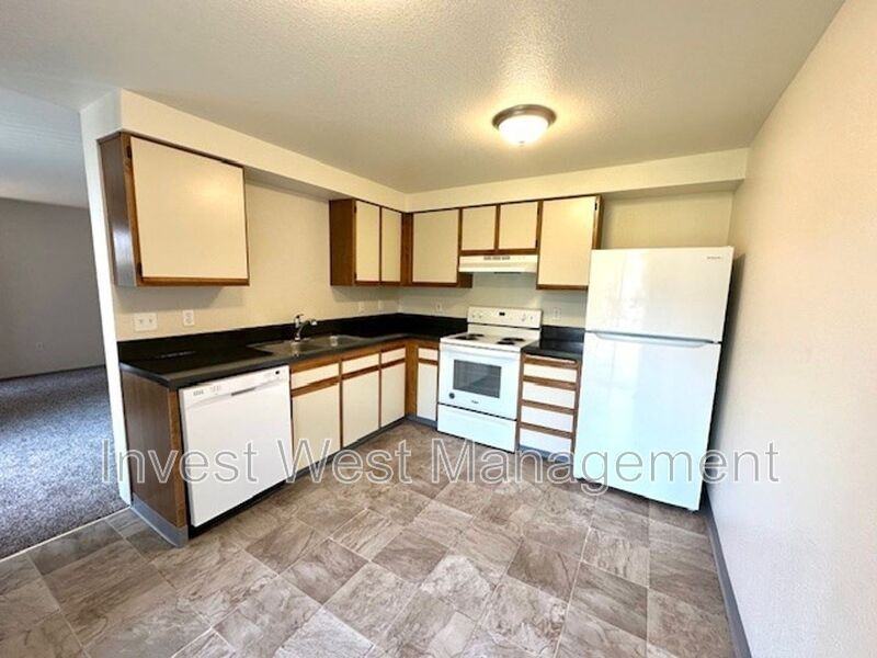 1833 Kingsley Rd #37 - Photo 4 of 11