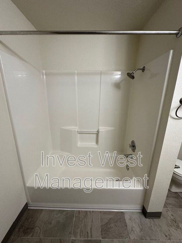 1833 Kingsley Rd #37 - Photo 7 of 11