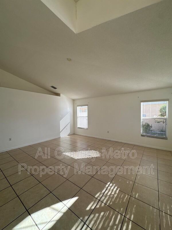 591 Drayton Rd - Photo 3 of 28