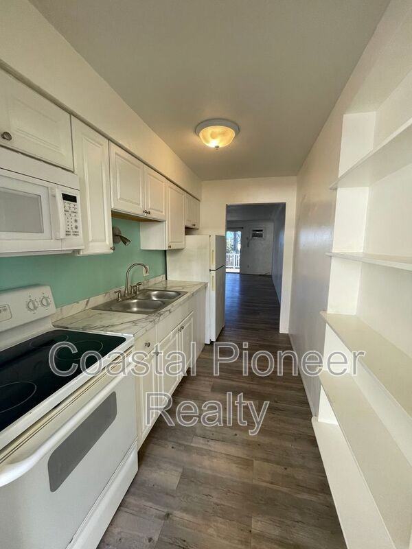 4250 37th St S #2 - Photo 2 of 13