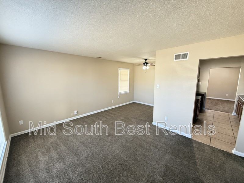 4278 Brookway St - Photo 3 of 15