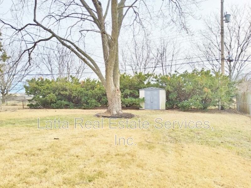 16015 E 41st St S - Photo 2 of 14