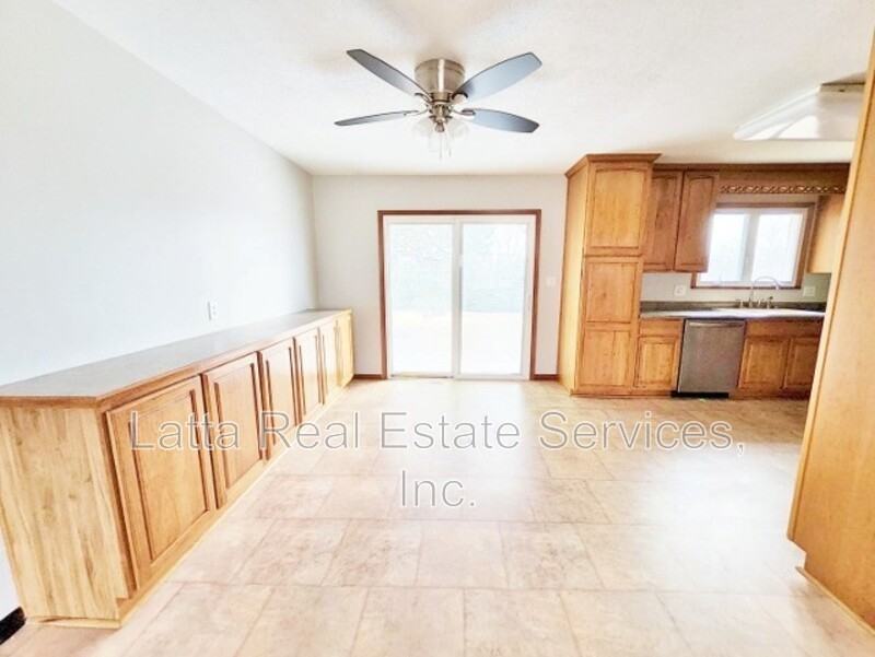 16015 E 41st St S - Photo 5 of 14