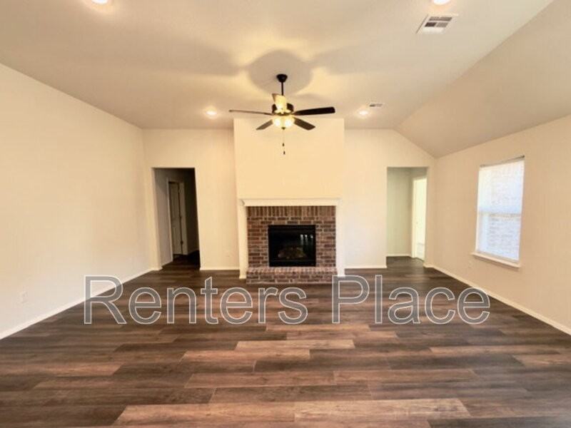 12308 S Maplewood Ave - Photo 4 of 20