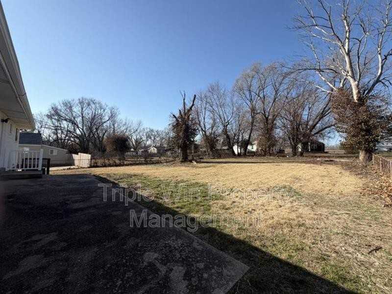 10191 Mayfair Dr - Photo 3 of 35