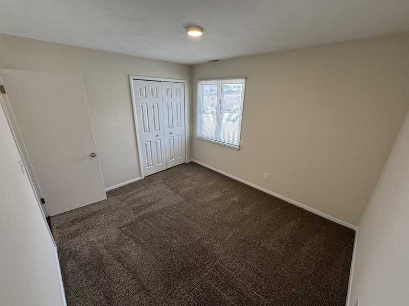 227 N Broadway St - Photo 7 of 10