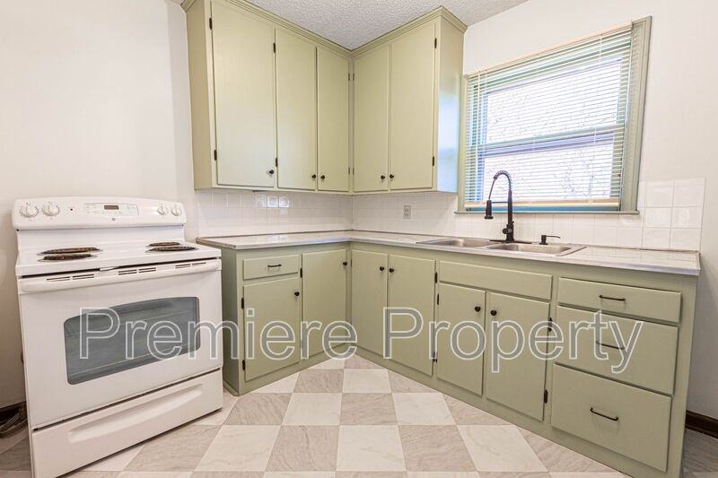 6123 Hadley St - Photo 4 of 9