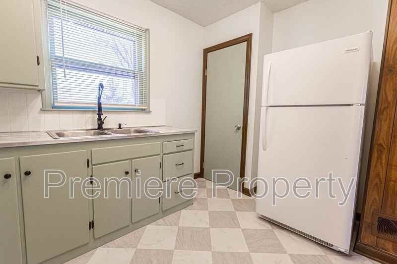 6123 Hadley St - Photo 5 of 9