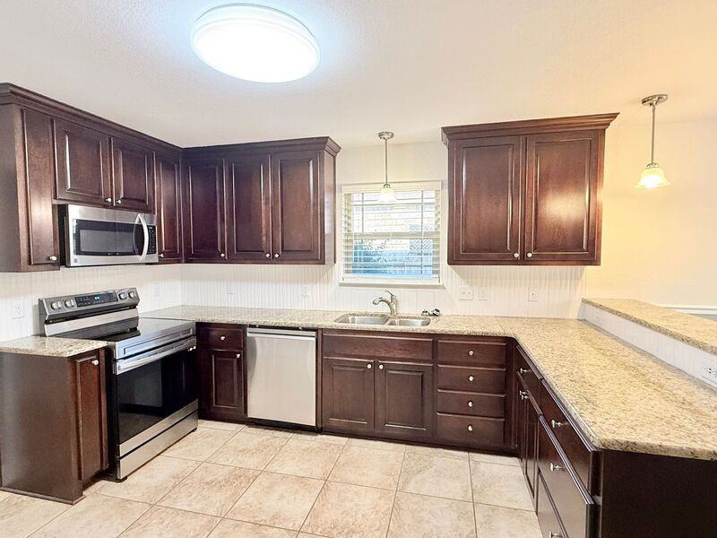 7927 Silver Maple Dr - Photo 4 of 16