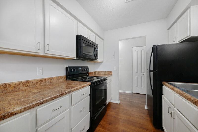 11806 Arbor St #5 - Photo 4 of 12