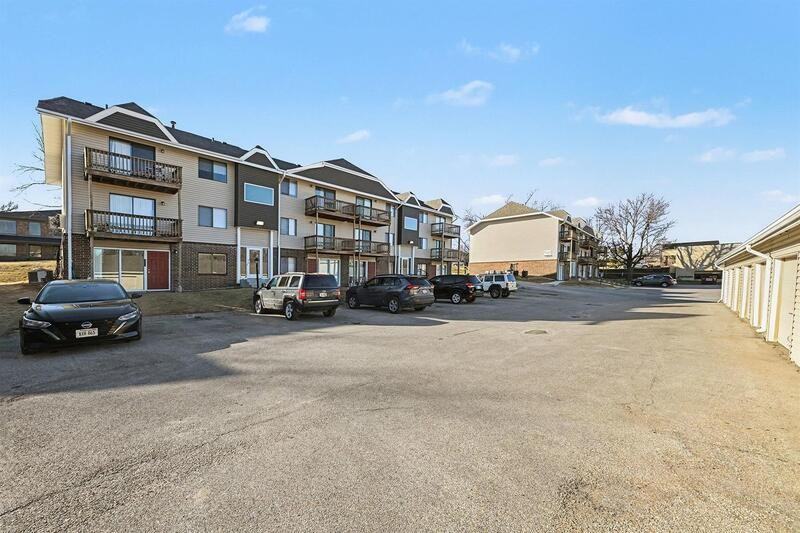 11730 Arbor St #4 - Photo 3 of 17