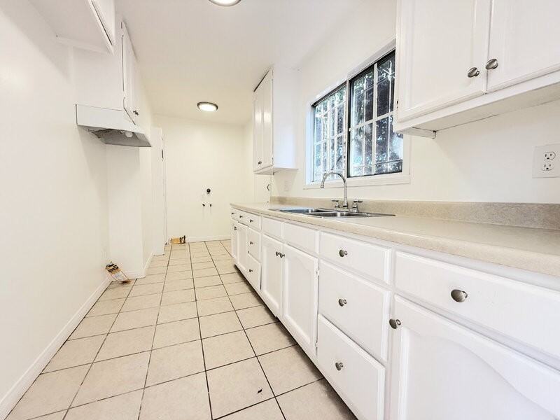 727 E 81st St - Photo 2 of 7