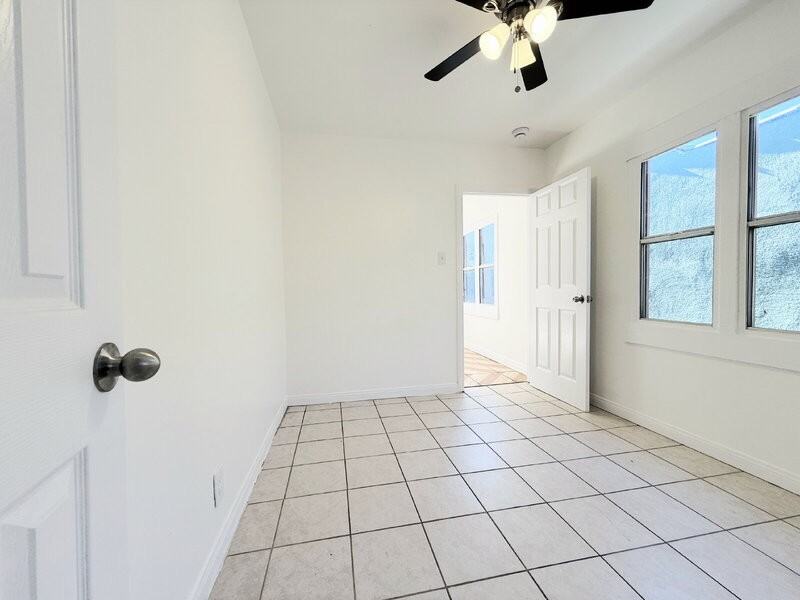 727 E 81st St - Photo 5 of 7