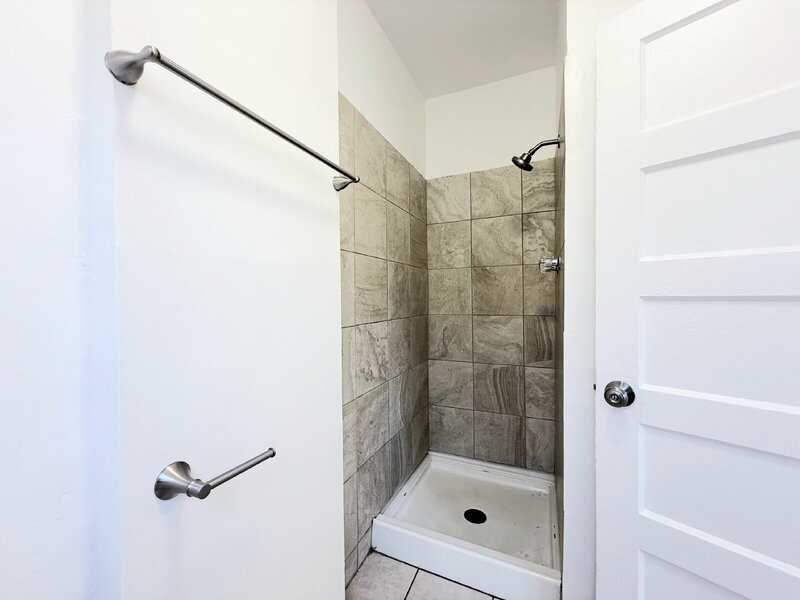 727 E 81st St - Photo 6 of 7