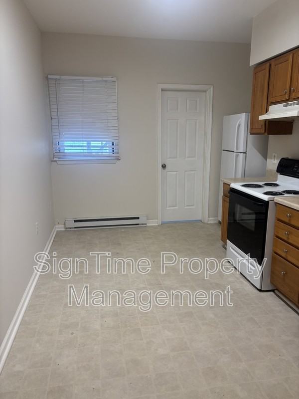 415 E Potomac St #B - Photo 3 of 13