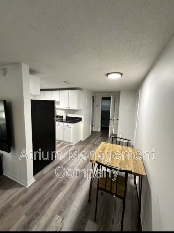 9606 N 46th St #A - Photo 4 of 7