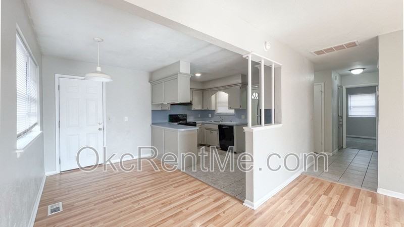 126 Ne 11th St - Photo 6 of 16