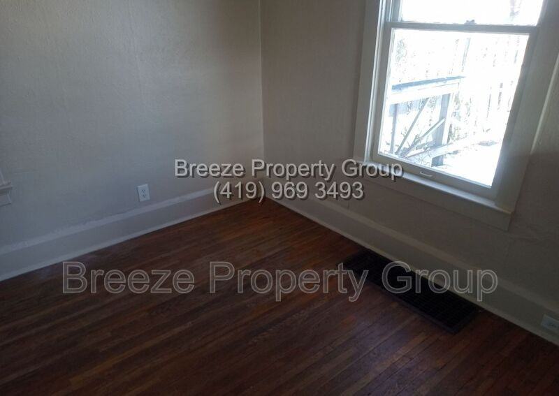 1537 Remington St - Photo 4 of 7