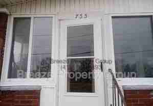 733 E Oakland St - Photo 1 of 1