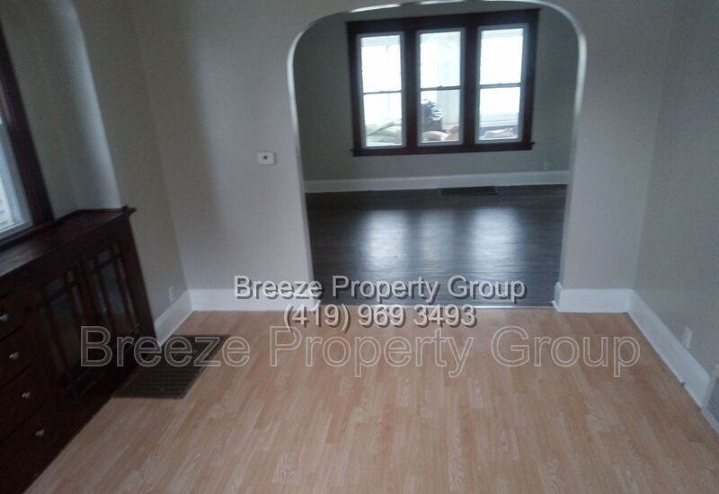 733 E Oakland St - Photo 2 of 8