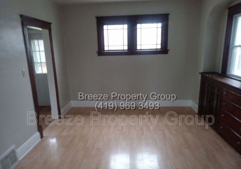 733 E Oakland St - Photo 4 of 8