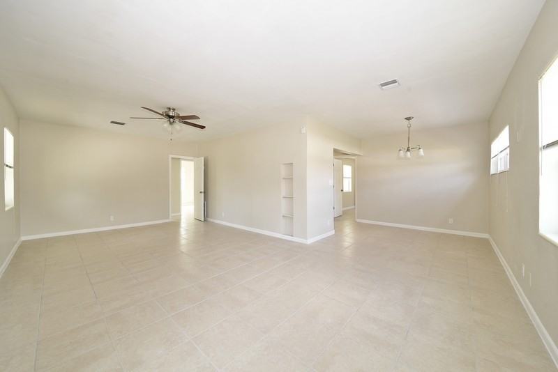 1407 S E St - Photo 3 of 20