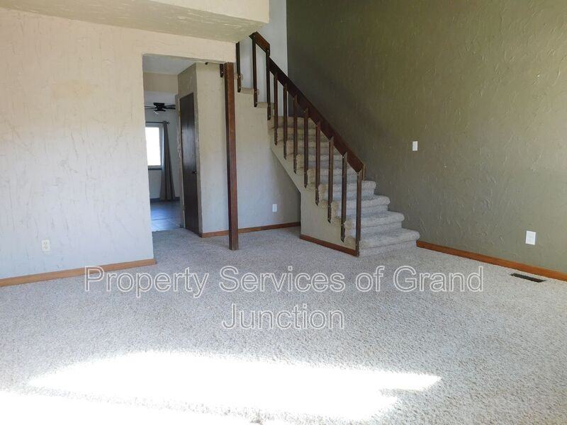 2338 1/2 Rattlesnake Ct #B - Photo 2 of 21