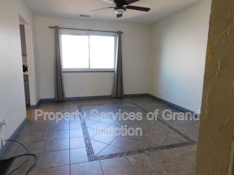 2338 1/2 Rattlesnake Ct #B - Photo 3 of 21