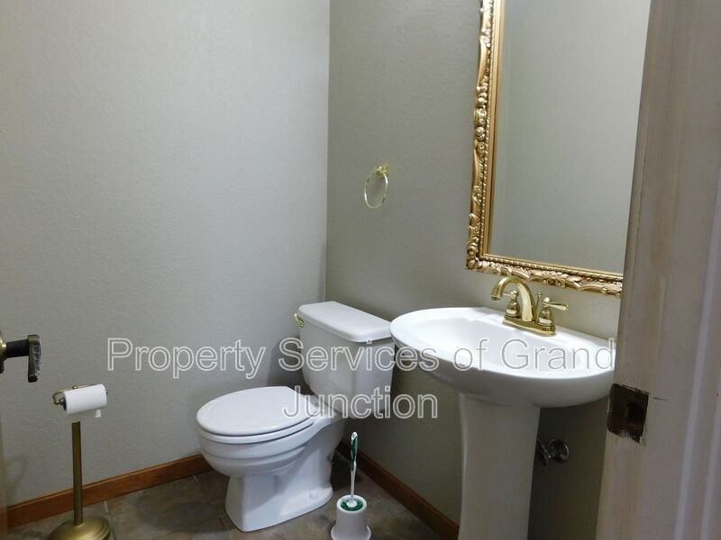 2338 1/2 Rattlesnake Ct #B - Photo 7 of 21