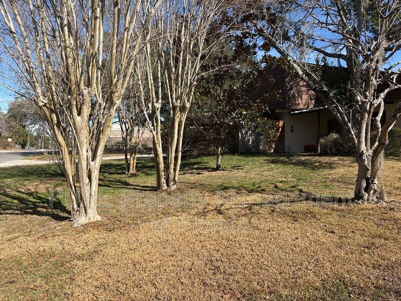 601 Neavenue #C - Photo 2 of 35